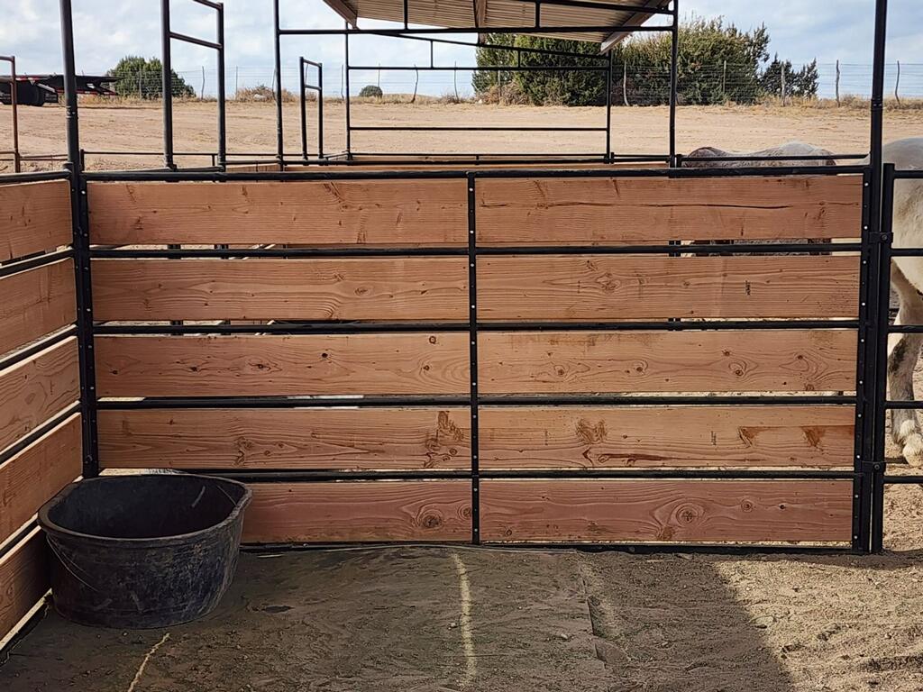 Use These Corral Panels to Build a Wood Round Pen