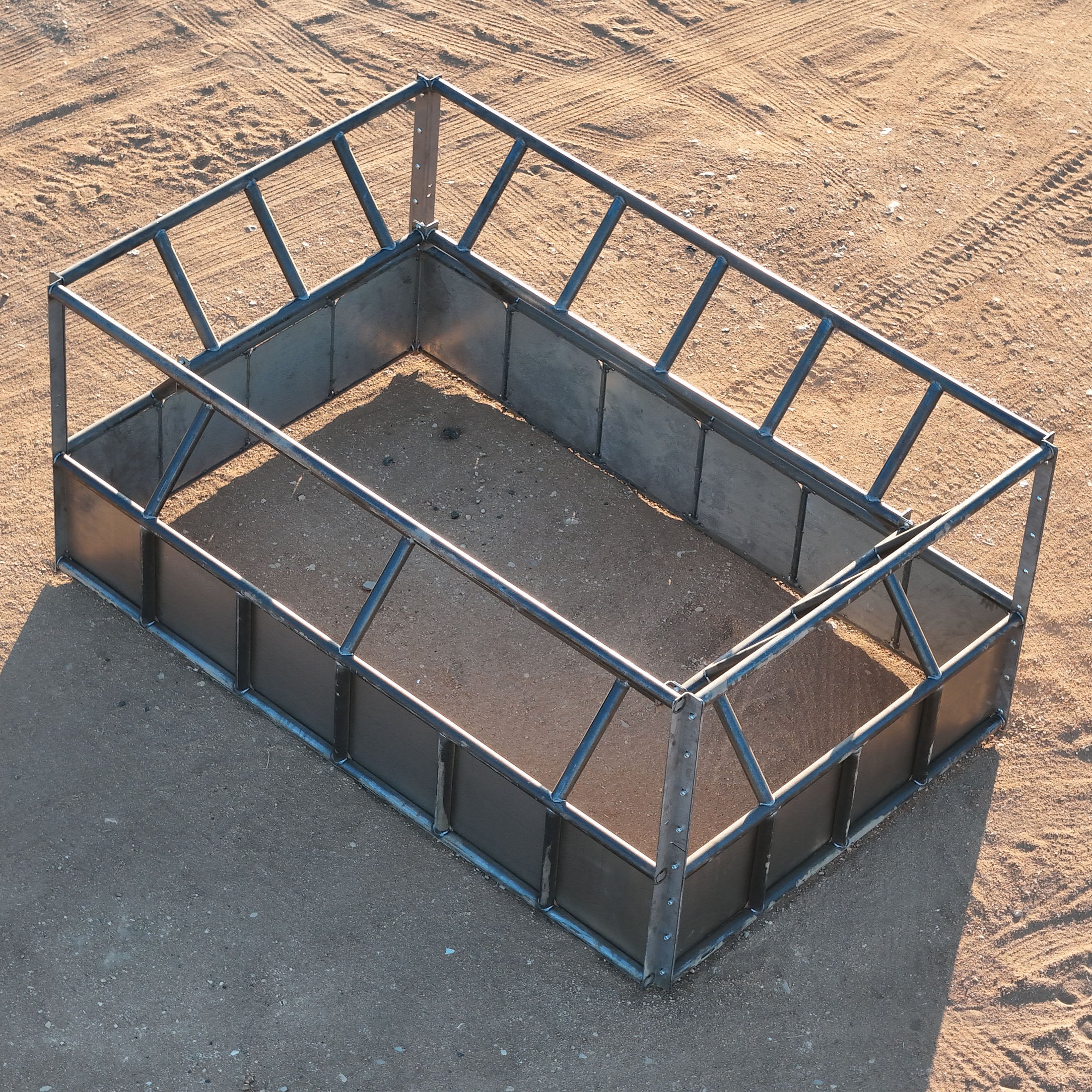 4x8 Heavy Duty Big Bale Cattle Feeder