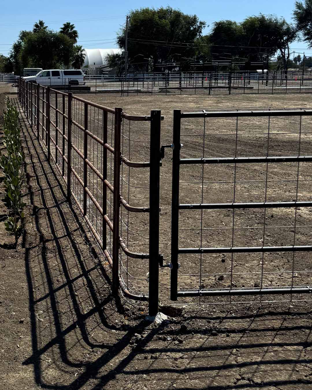 continuous fence panels corners